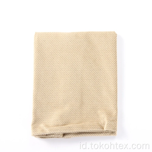 Taplak meja dan tempat piring